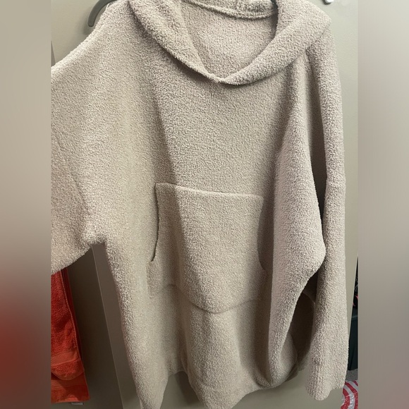 Oversized Blanket Hoodie - Picture 1 of 2